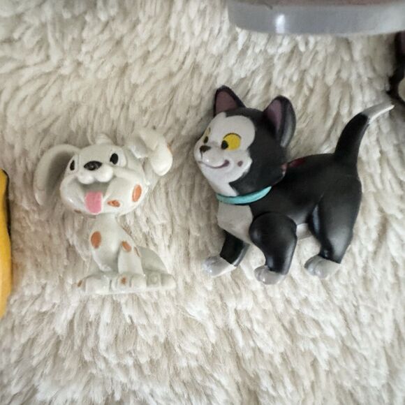 Disney Junior Daisy Clarabelle Minnie Figaro Bella Figure Set PVC Cake Toppers - Picture 4 of 6